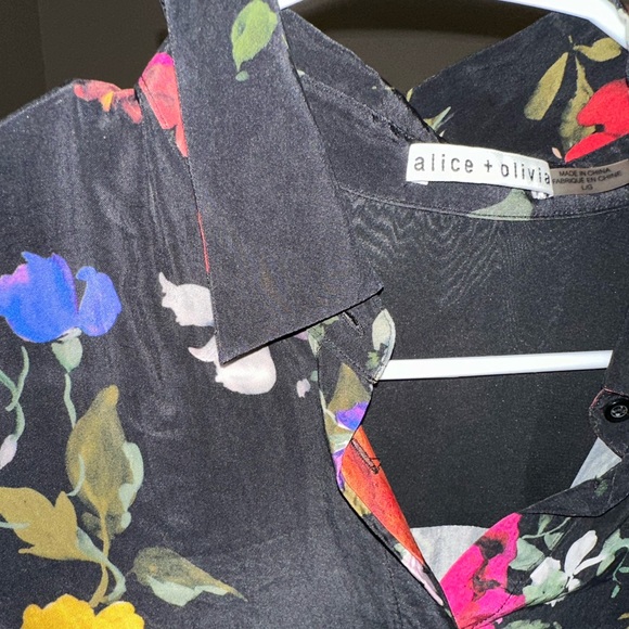 Alice + Olivia Gem Puffed Sleeved and Collared dress - Picture 4 of 5